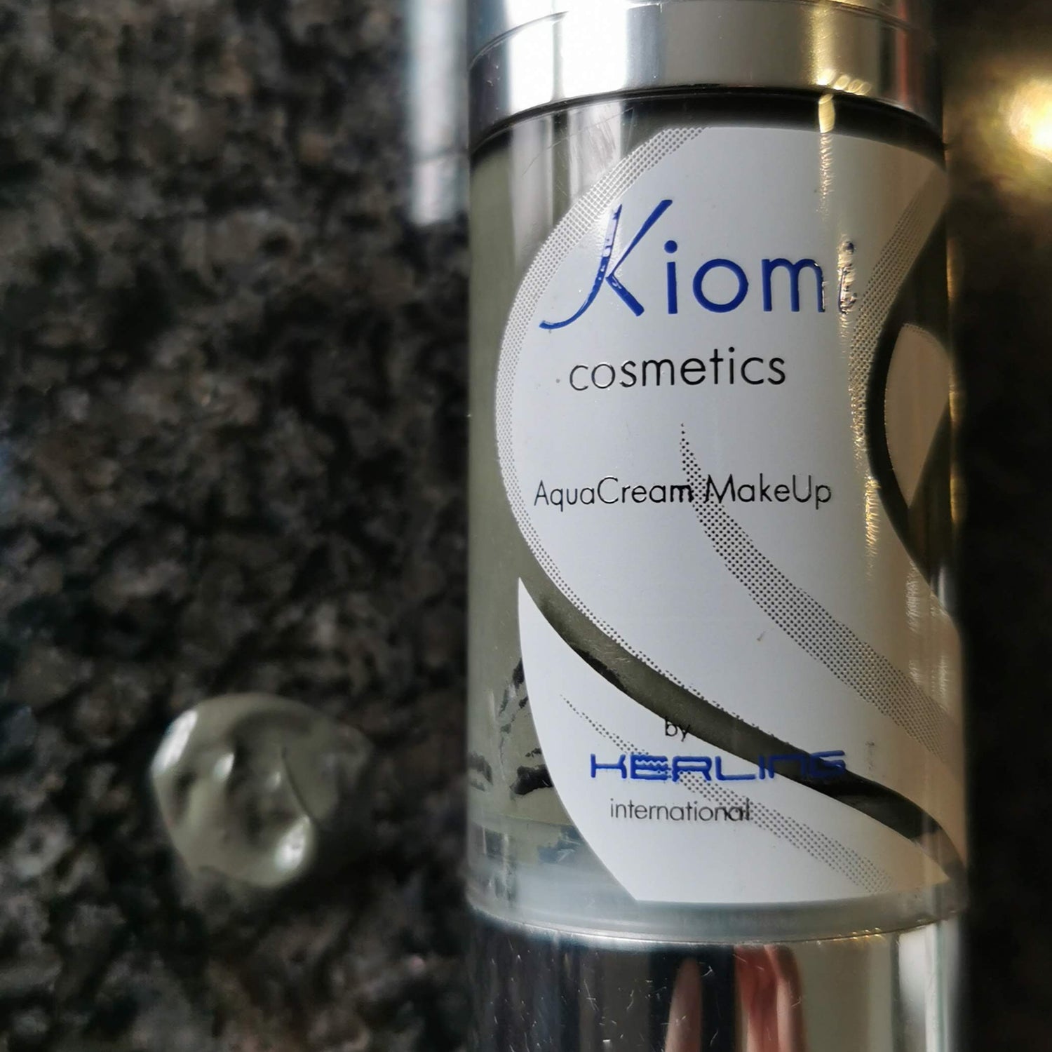 Kiomi Aqua-Cream Make Up, 30 ml Grau C04