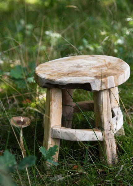 Kleiner Holz-Hocker, ca. 31 cm hoch